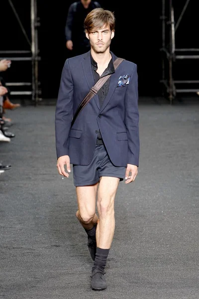 Look 35
